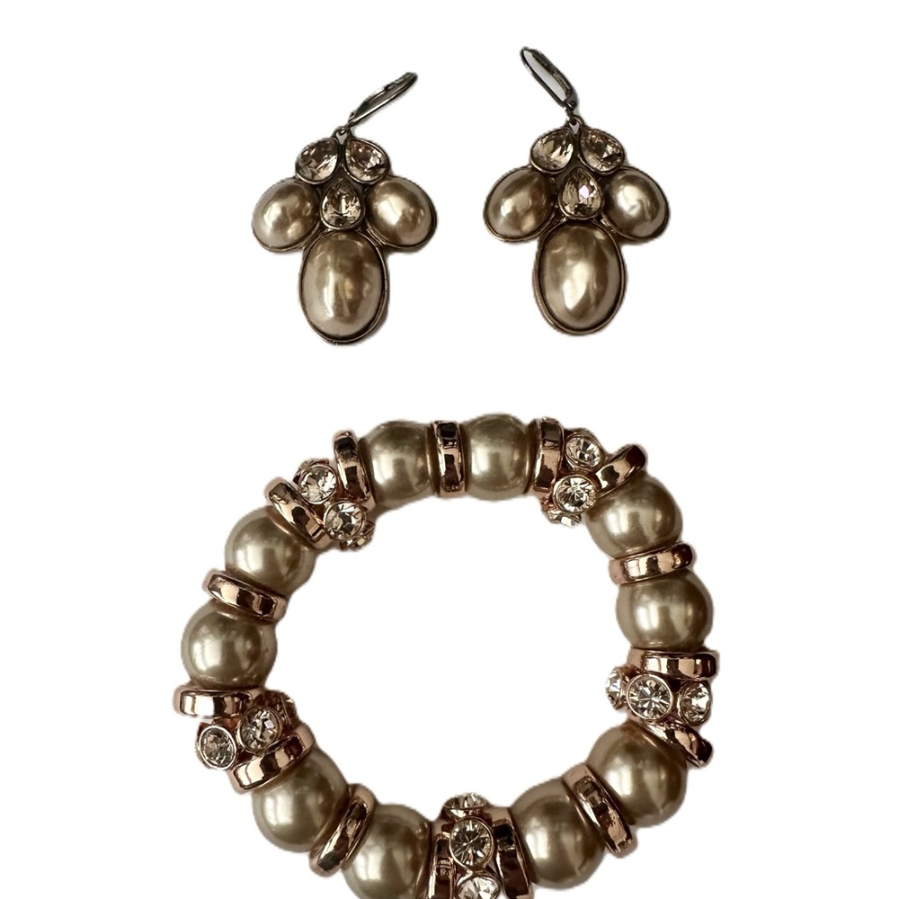 Givenchy & Giavan Elegant Pearl and Crystal Bracelet✨